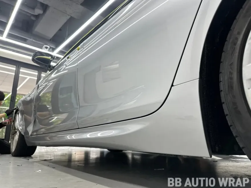 BMW 6 Seriesのカーラッピング事例|GTシルバーの仕上がり 施工写真 1-3