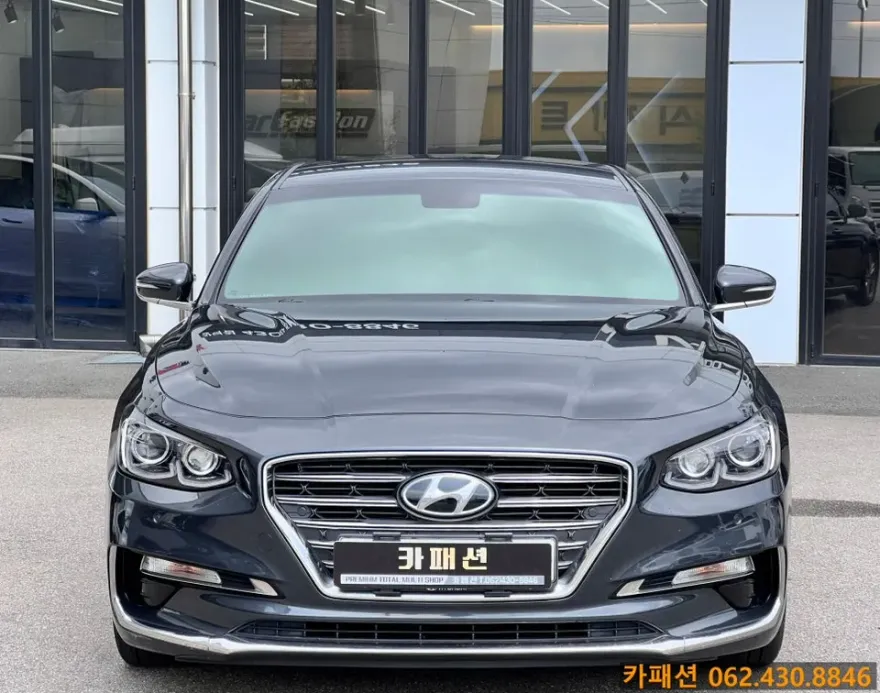 Hyundai Grandeur IGのカーフィルム施工事例 施工写真 1-3