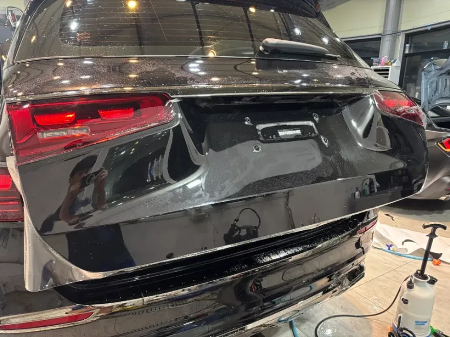 Mercedes-Benz MaybachのPPF施工事例 施工写真 2-2