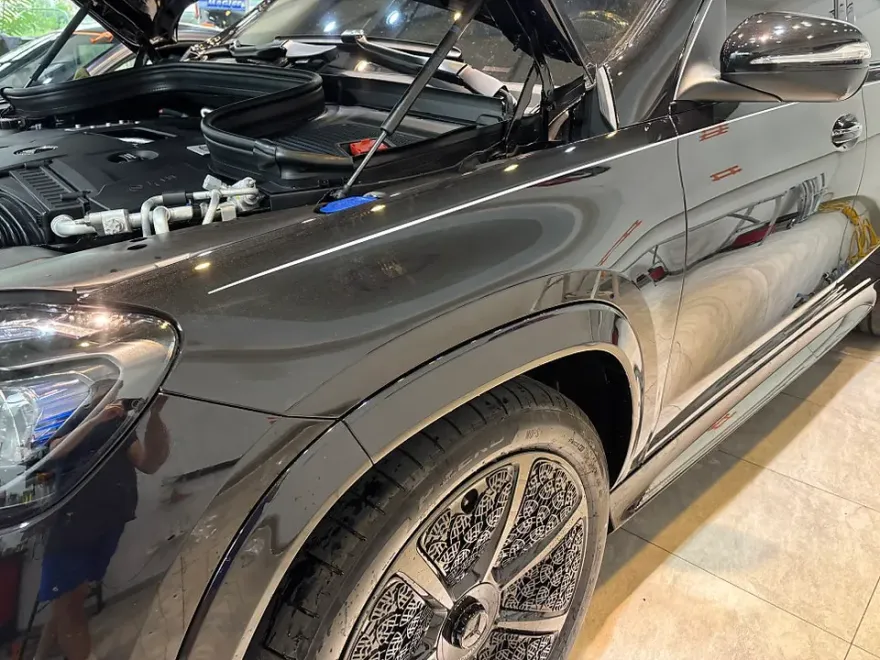 Mercedes-Benz MaybachのPPF施工事例 施工写真 4-2