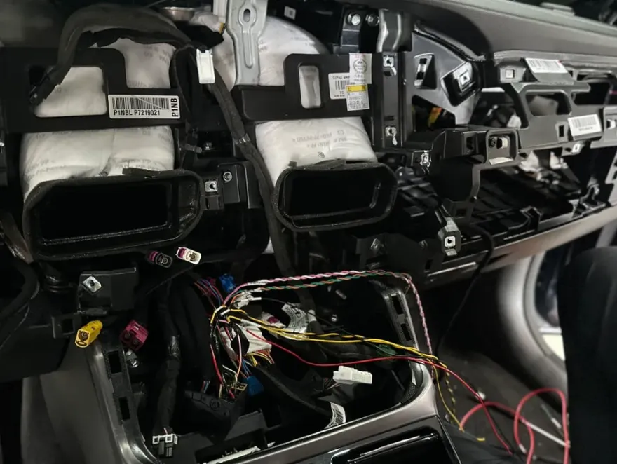 Genesis EQ900のAndroid Auto・CarPlay取付事例 施工写真 2-2