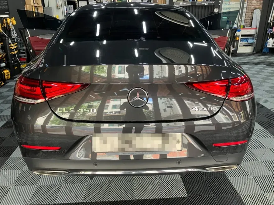Mercedes-Benz CLSのドラレコ取付事例|費用目安・仕上がり 施工写真 2-1