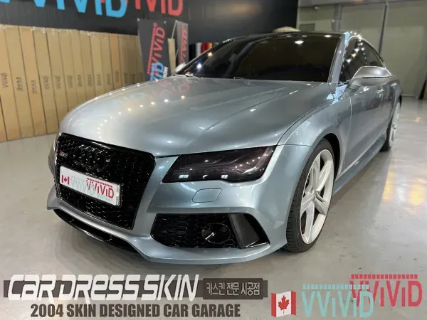 Audi RS7のカーラッピング事例|高光沢フィルムとクロームデリート 施工写真 2-2