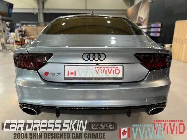 Audi RS7のカーラッピング事例|高光沢フィルムとクロームデリート 施工写真 2-3