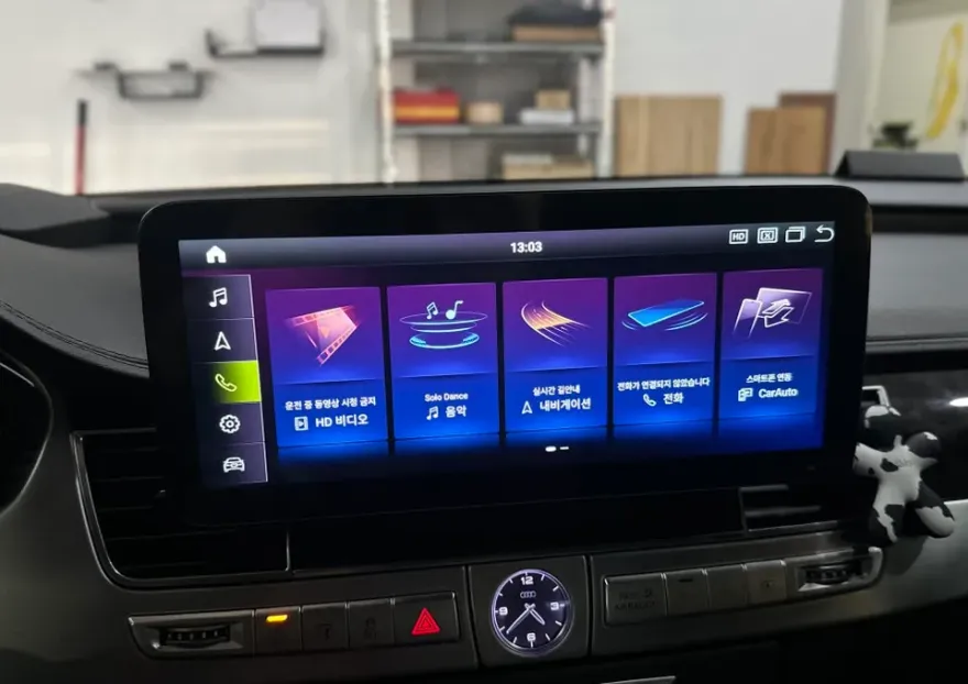 Audi A8のAndroid Auto・CarPlay取付事例 施工写真 4-1