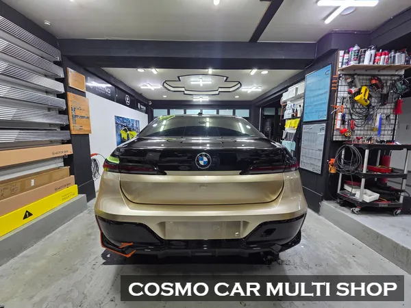 BMW i7 PPF施工事例|デュアルカラーとクローム除去 施工写真 2-1