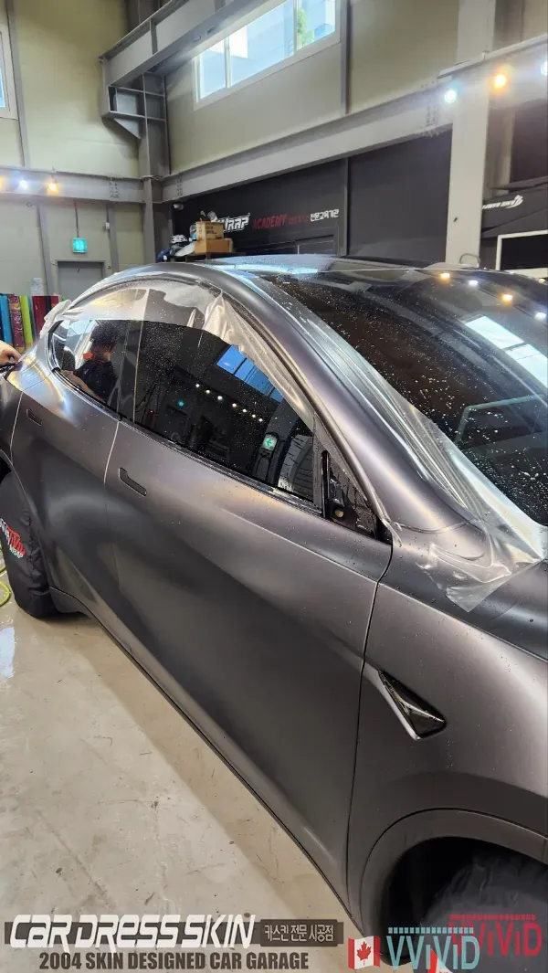 Tesla Model Y PPF施工事例｜ステルスグレー無光 施工写真 2-1
