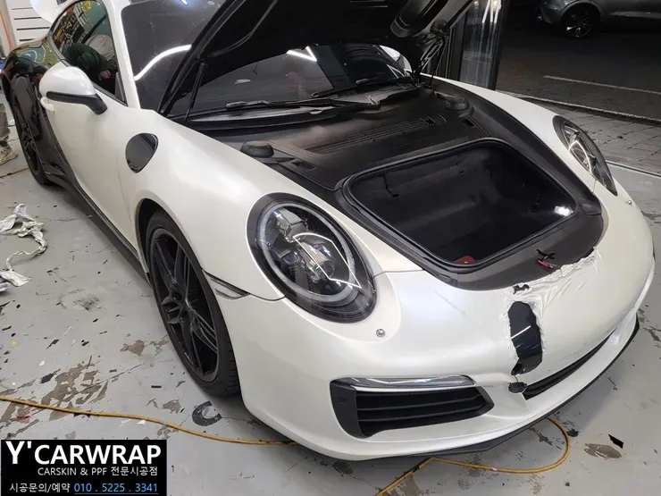 ポルシェ911のカーラッピング事例|費用目安と仕上がり 施工写真 1-2