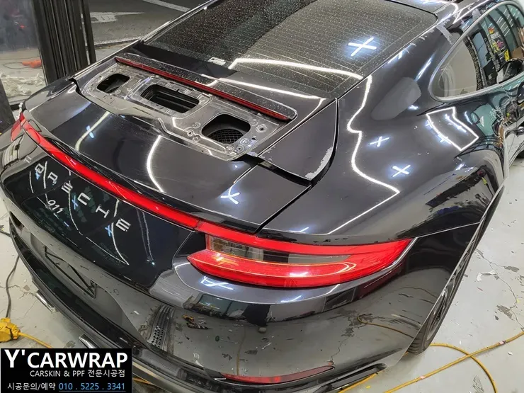 ポルシェ911のカーラッピング事例|費用目安と仕上がり 施工写真 3-3