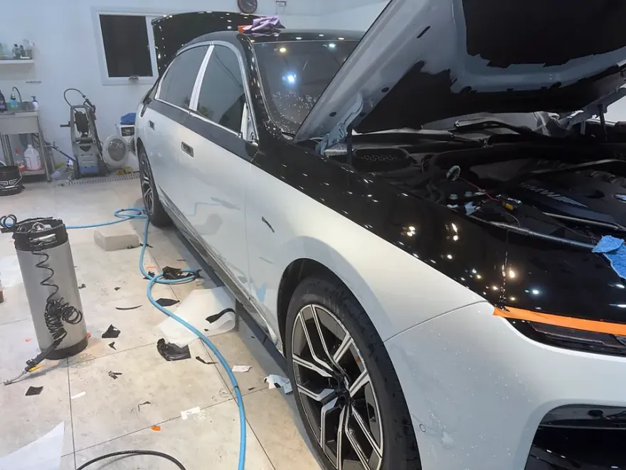 BMW 7 SeriesのPPF施工事例 施工写真 3-2