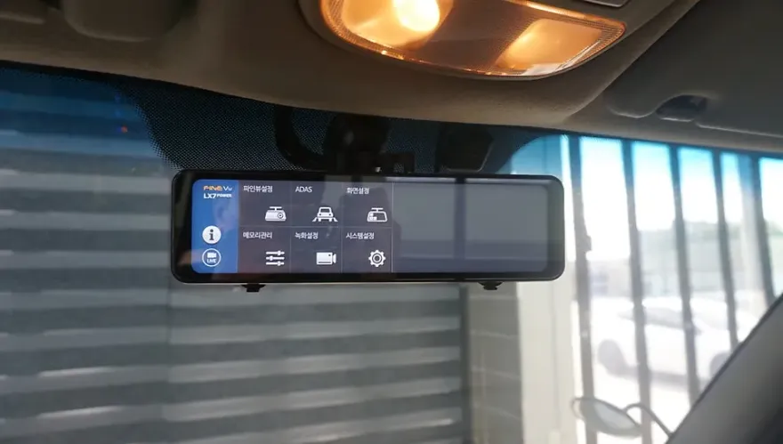 Hyundai Porter 2のドライブレコーダー取付事例 施工写真 2-2