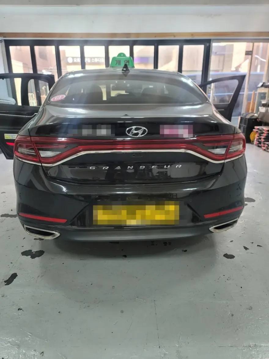 Hyundai Grandeur IGのAndroid Auto・CarPlay取付事例 施工写真 2-1