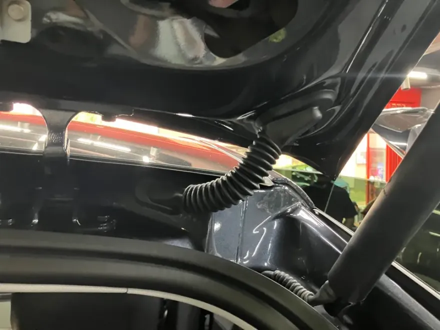 Tesla Model Yのドラレコ取付事例|費用目安・仕上がり 施工写真 3-3