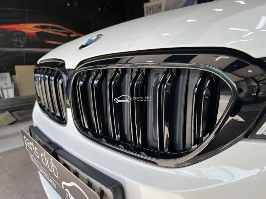 BMW 5 Series G30のブラックパーツ交換事例|費用目安・仕上がり 施工写真 2-2