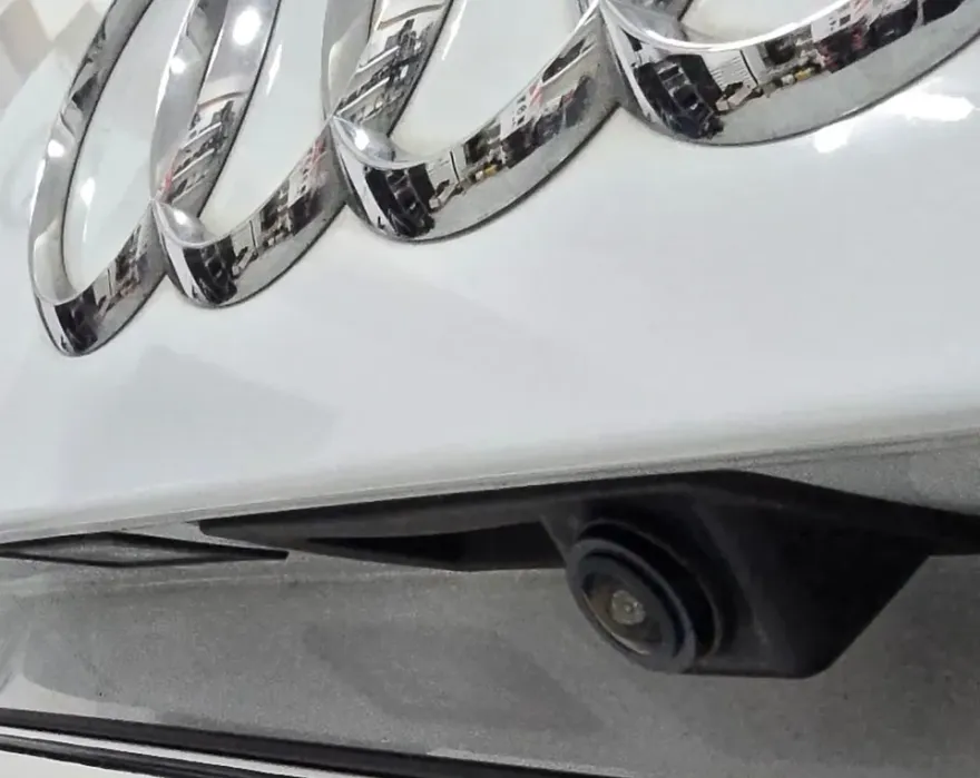 Audi Q7のAndroid Auto・CarPlay取付事例 施工写真 2-2