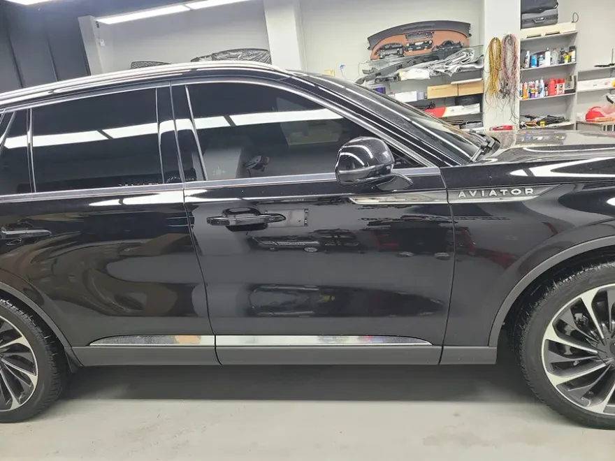 Lincoln Aviator body kit - Lincoln Aviator Body Kit Installation Review photo 4