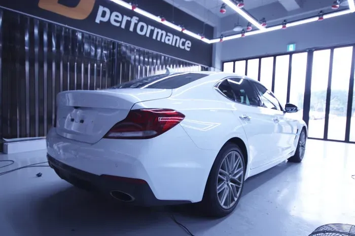 Genesis G70のカーラッピング事例|費用目安・仕上がり 施工写真 1-3