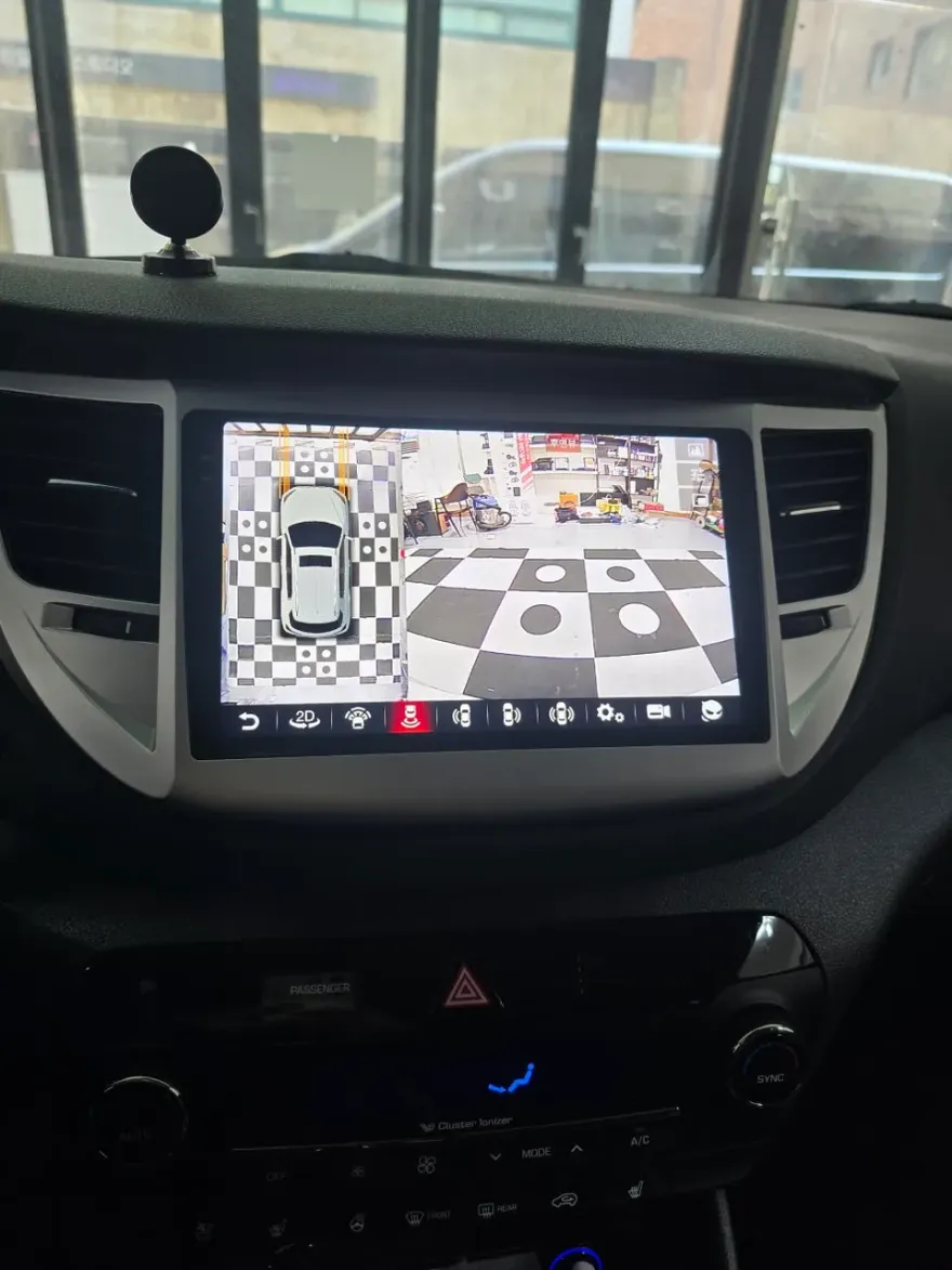 Hyundai TucsonのAndroid Auto・CarPlay取付事例 施工写真 3-2