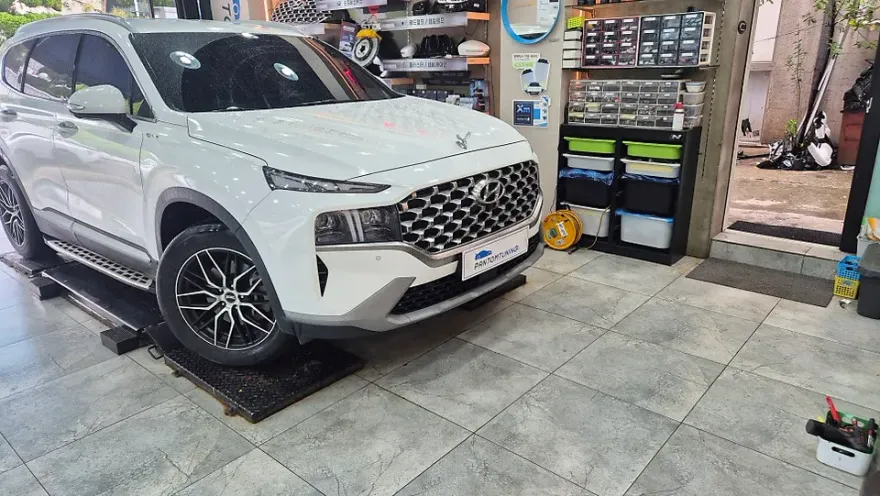 Hyundai Santa Fe TM Body Kit Installation Review photo 2