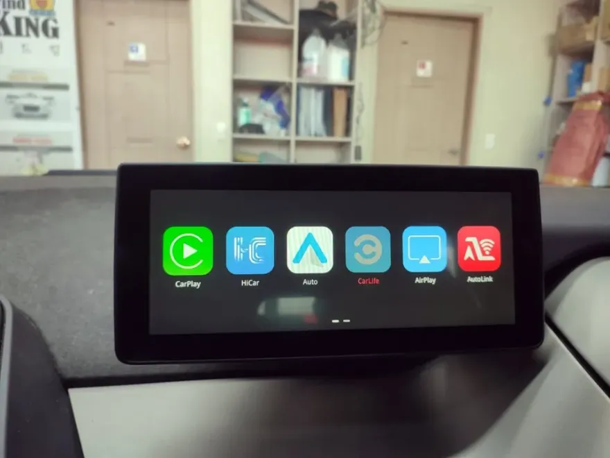 BMW i3のAndroid Auto・CarPlay取付事例 施工写真 4-1