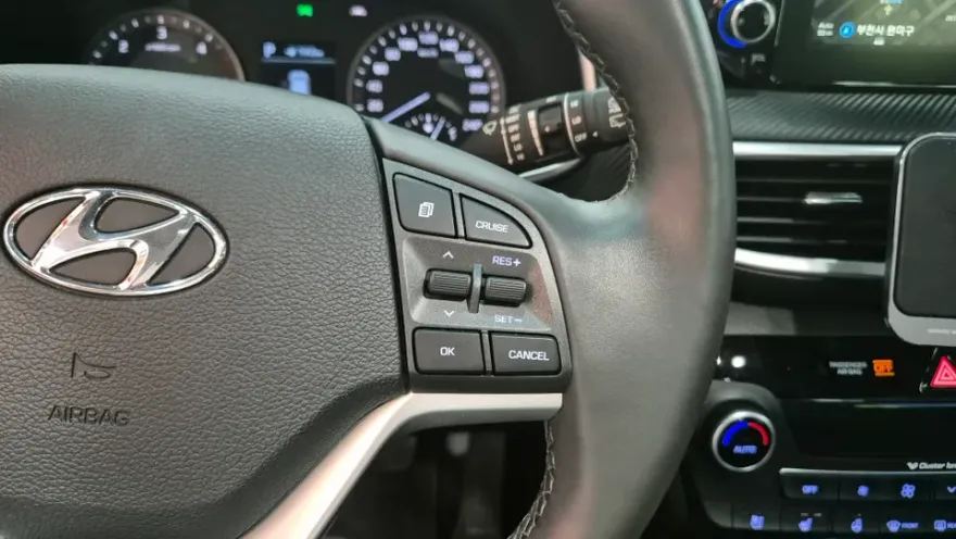 Hyundai Tucson TLのカーラッピング事例|費用目安・仕上がり 施工写真 1-2