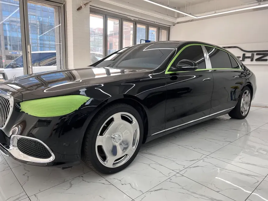 Mercedes-Benz Maybachのカーラッピング事例|費用目安・仕上がり 施工写真 1-1
