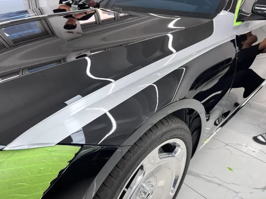 Mercedes-Benz Maybachのカーラッピング事例|費用目安・仕上がり 施工写真 2-1