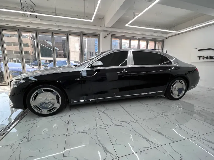 Mercedes-Benz Maybachのカーラッピング事例|費用目安・仕上がり 施工写真 1-3