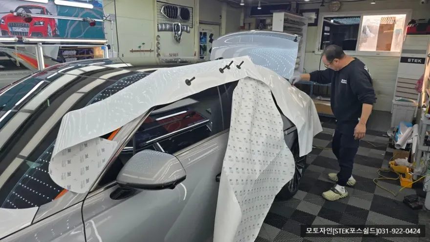 Hyundai Grandeur GN7のカーラッピング事例|費用目安・仕上がり 施工写真 1-2