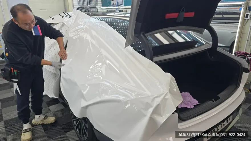 Hyundai Grandeur GN7のカーラッピング事例|費用目安・仕上がり 施工写真 2-2