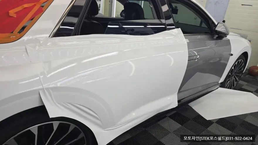 Hyundai Grandeur GN7のカーラッピング事例|費用目安・仕上がり 施工写真 2-3