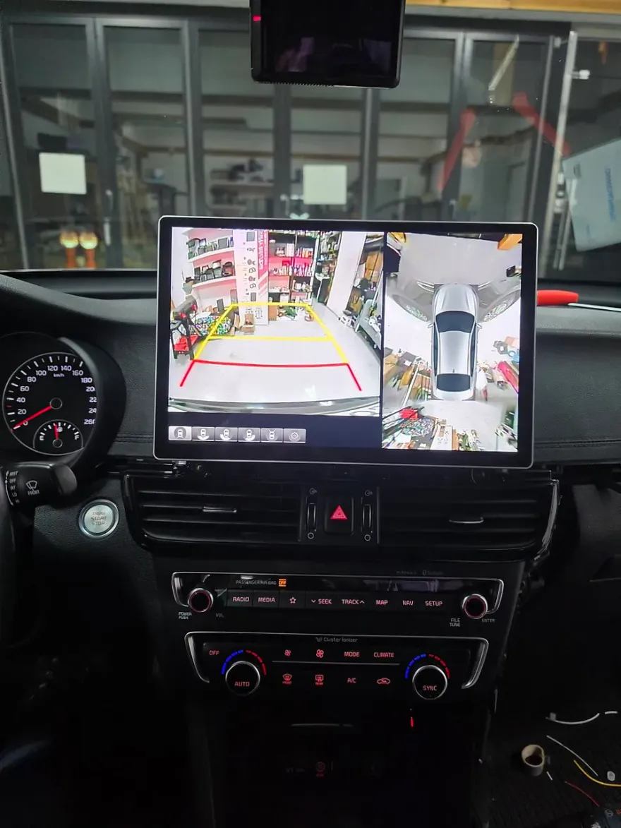 Kia K5のAndroid Auto・CarPlay取付事例 施工写真 1-2