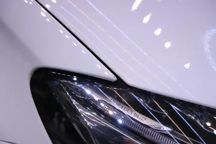 Mercedes-Benz Cクラスのガラスコーティング事例|韓国での施工 施工写真 3-2