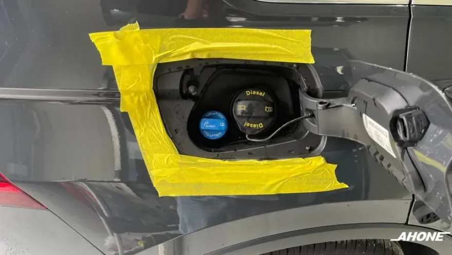 Volkswagen Tiguan body repair - Volkswagen Tiguan Fuel Door Repair Review photo 3