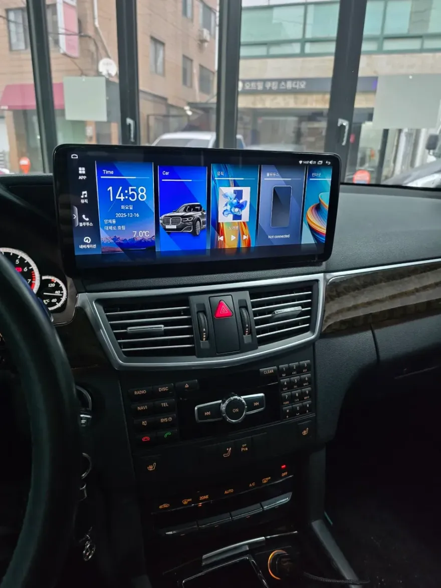 Mercedes-Benz E-Class W212 android head unit installation result