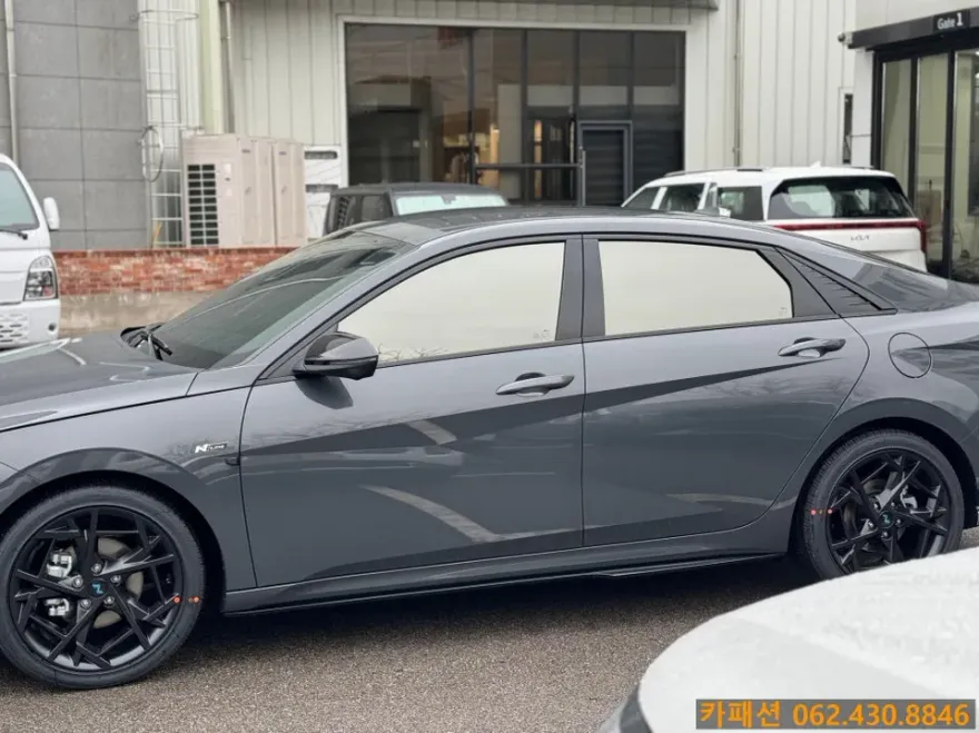 Hyundai Elantra CN7のカーフィルム施工事例｜費用目安・仕上がり 施工写真 1-1