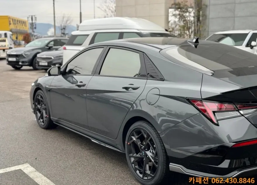 Hyundai Elantra CN7のカーフィルム施工事例｜費用目安・仕上がり 施工写真 3-1