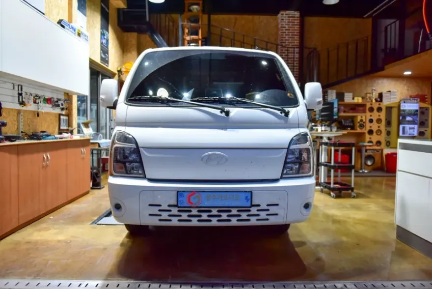 Hyundai Porter 2 car audio installation result