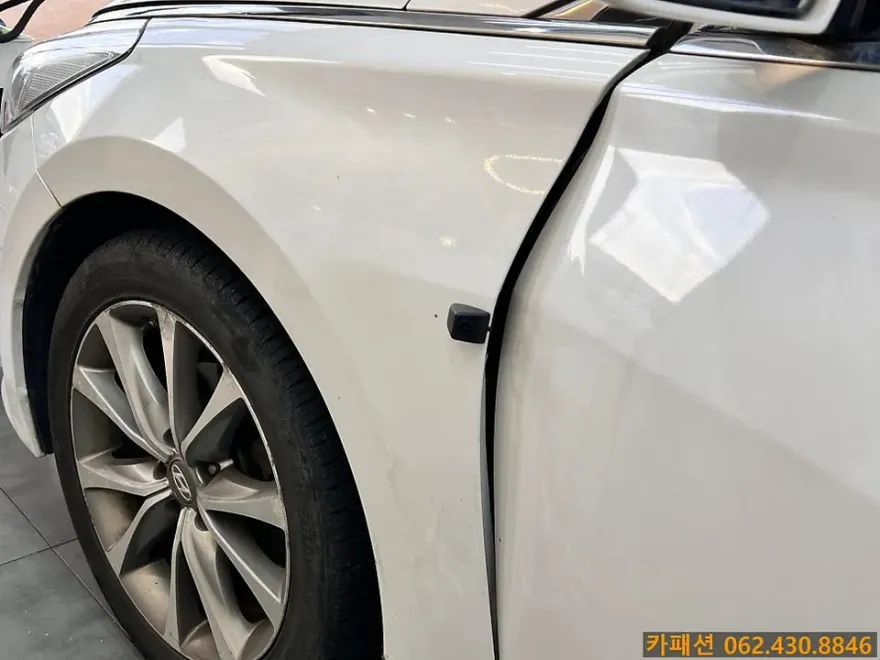Hyundai Grandeur HGのドライブレコーダー取付事例 施工写真 4-1