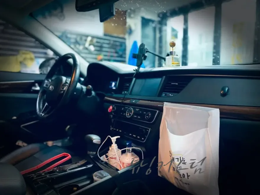 Kia K7のドラレコ取付事例|費用目安と仕上がり 施工写真 3-1