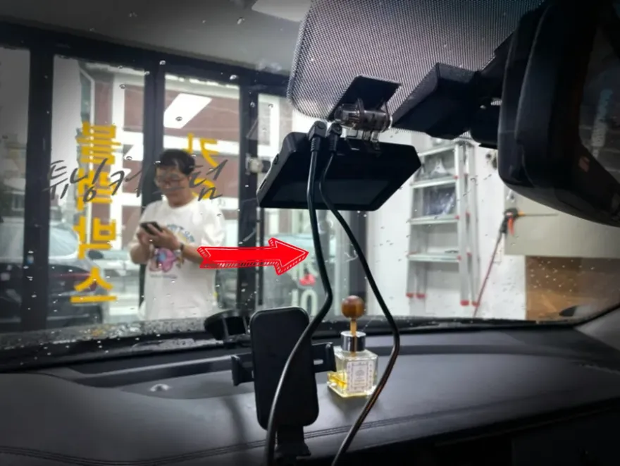 Kia K7のドラレコ取付事例|費用目安と仕上がり 施工写真 3-2