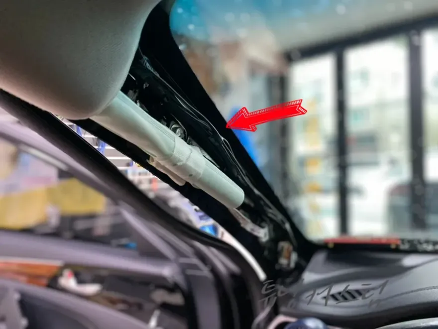 Kia K7のドラレコ取付事例|費用目安と仕上がり 施工写真 3-3