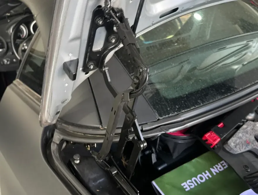 Mercedes-Benz SLK android head unit - Mercedes-Benz SLK CarPlay Retrofit Installation Review — Cost photo 4