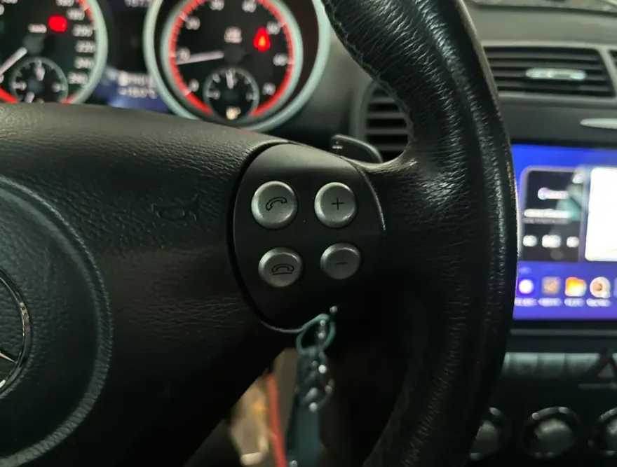 Mercedes-Benz SLKのAndroid Auto・CarPlay取付事例 施工写真 3-2