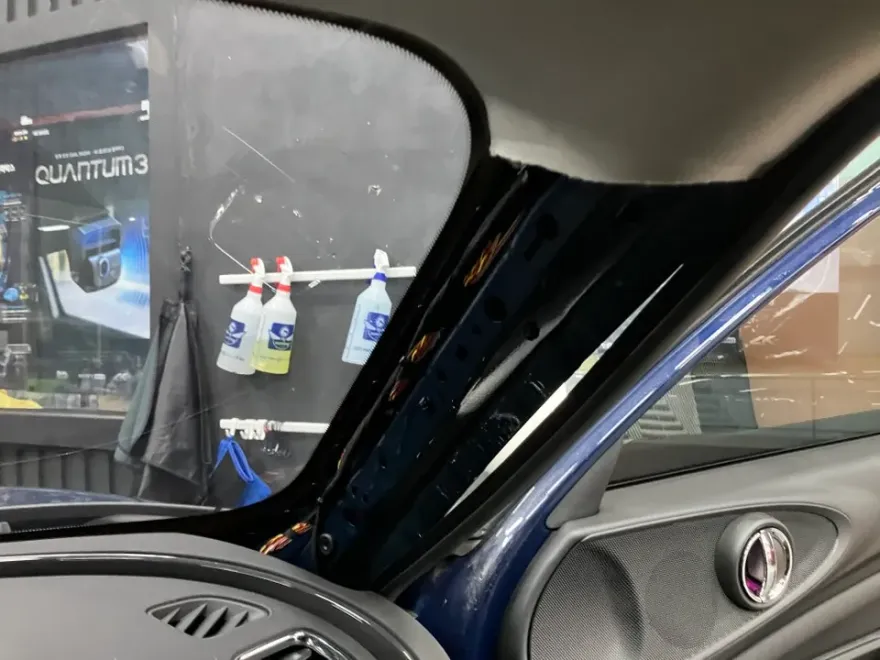 MINI Clubmanのドラレコ取付事例|費用目安・仕上がり 施工写真 1-2