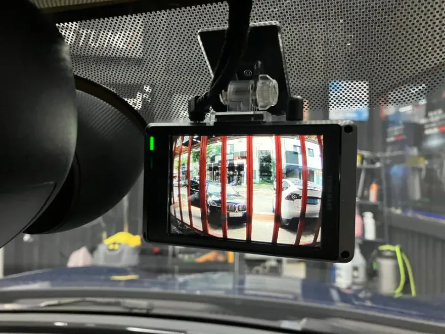 MINI Clubmanのドラレコ取付事例|費用目安・仕上がり 施工写真 2-2