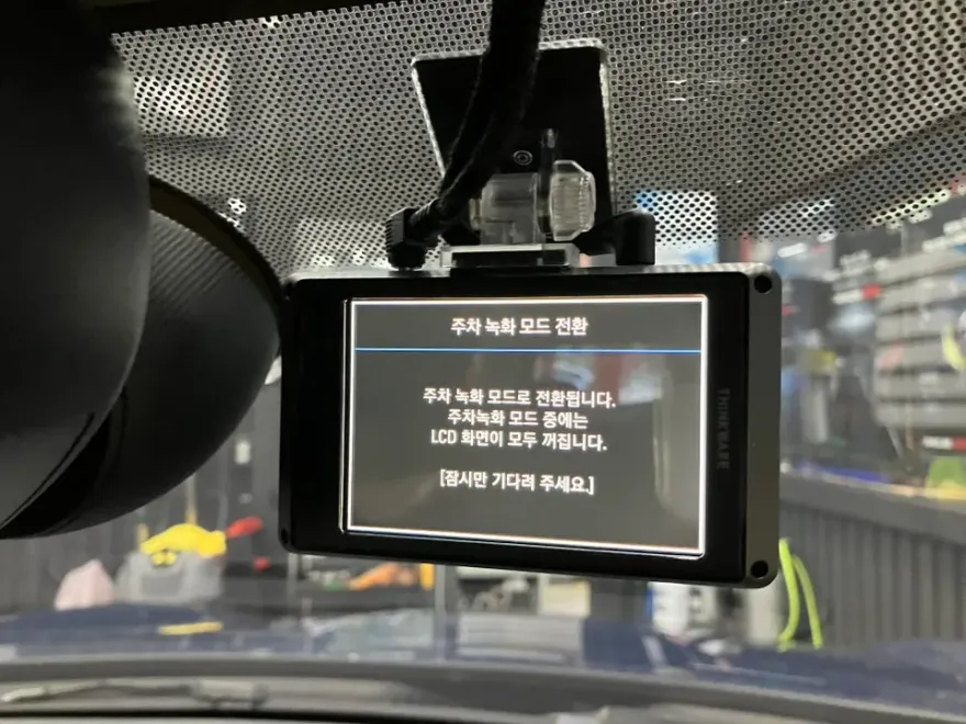 MINI Clubmanのドラレコ取付事例|費用目安・仕上がり 施工写真 2-3