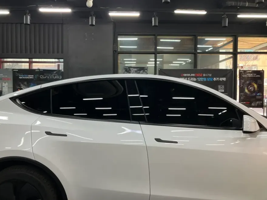 Tesla Model Yのカーフィルム施工事例|費用目安・仕上がり 施工写真 3-1