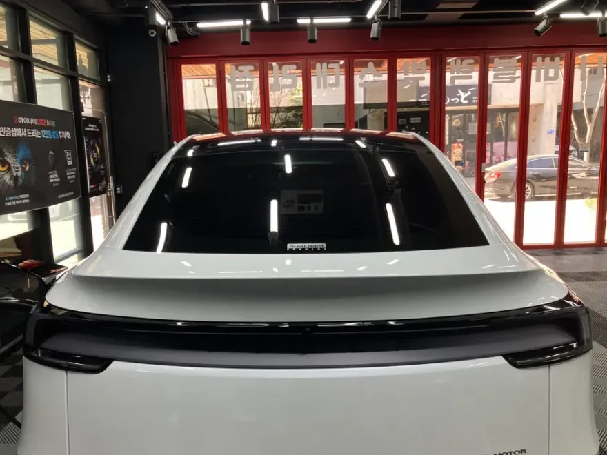 Tesla Model Yのカーフィルム施工事例|費用目安・仕上がり 施工写真 1-2
