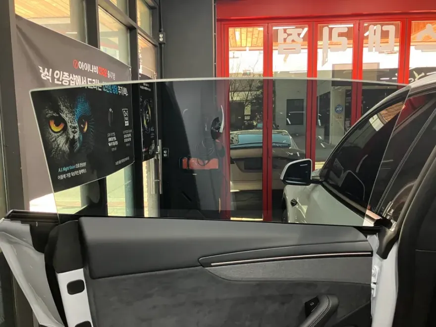 Tesla Model Yのカーフィルム施工事例|費用目安・仕上がり 施工写真 1-3